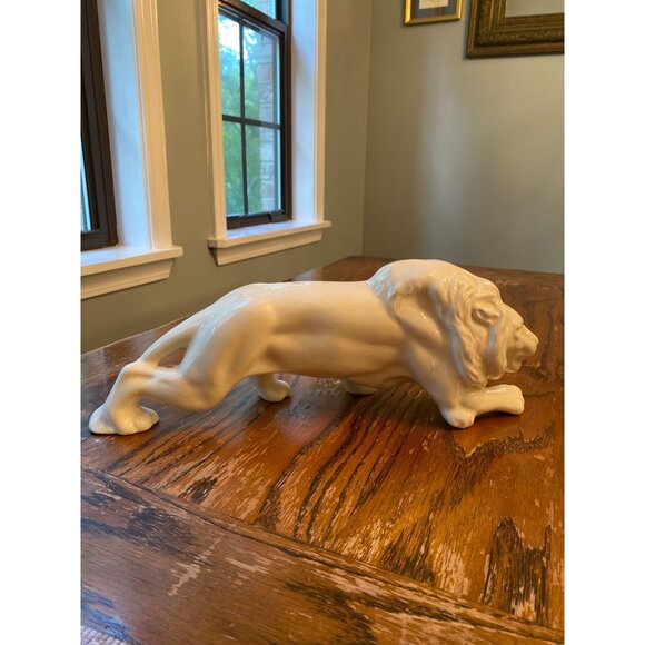 Vintage Ceramic Lion Figurine White Glossy Finish Handcrafted Decorative Piece 1 - Picture 4 of 11